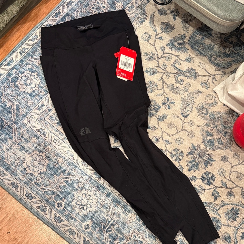 The North Face Jet Black Active Leggings